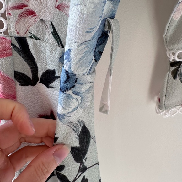 SELFIE VERSAILLES THREE-QUARTER SLEEVE FLORAL ROMPER - Picture 4 of 10